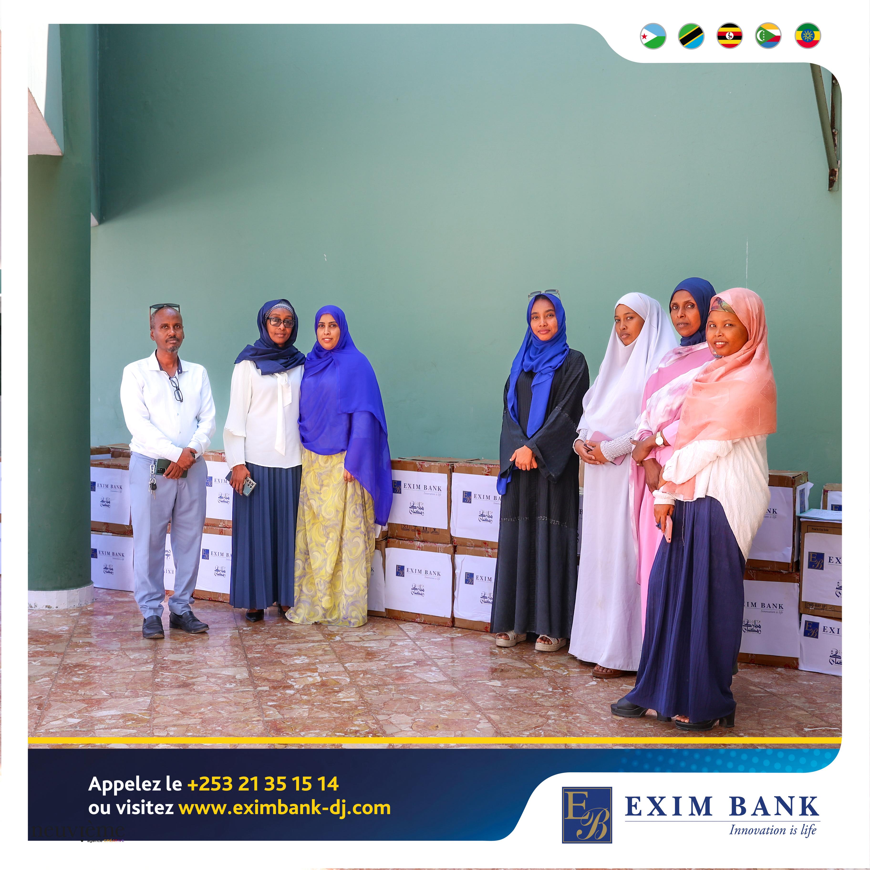 Exim Bank distribue des colis alimentaires durant le mois béni de Ramadan